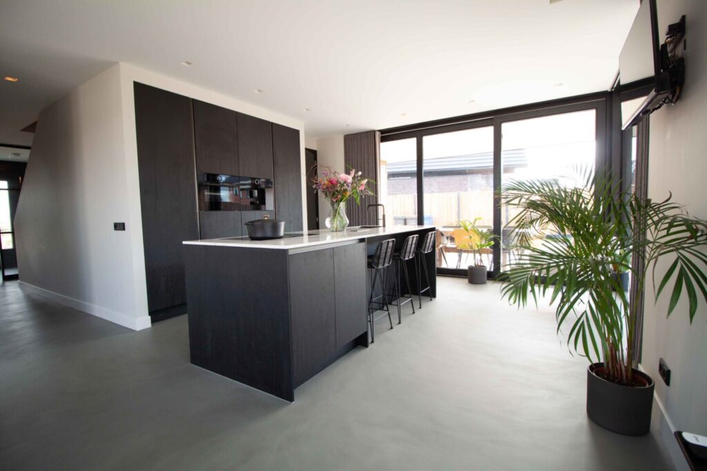 Corestone Nature gietvlier vergeleken met PVC in keuken