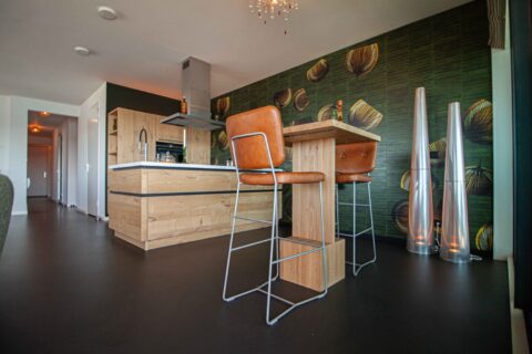 Superbase gietvloer EPI Dark Sand in keuken