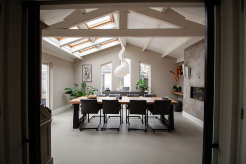 EPI Corestone Nature - Stony gietvloer in eetkamer