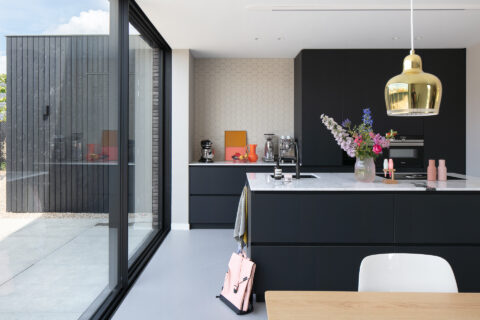 Superbase gietvloer EPI Grey Light in keuken